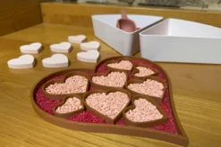 bandeja sensorial rellenable corazon