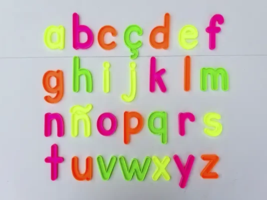 Letras rellenables minúsculas fluorescentes